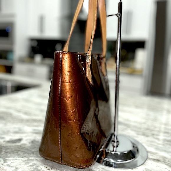 Louis Vuitton Authentic Houston Bronze Vernis Leather Tote - Picture 5 of 15